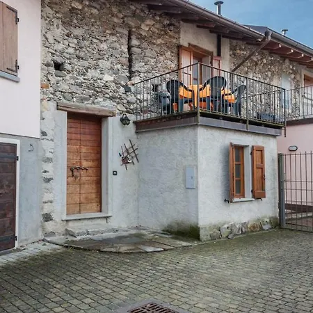 Casa Giuliana Tatil Evi Domaso
